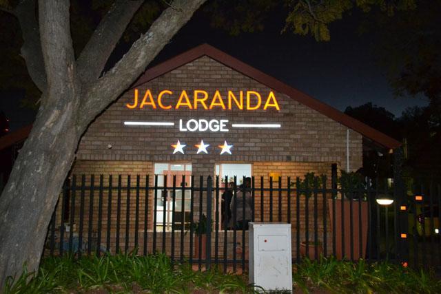 Jacaranda Lodge โพเลอกวาเน ภายนอก รูปภาพ